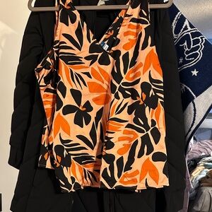NWT Hawaiian style Old Navy Orange and Black Floral v-neck tank top